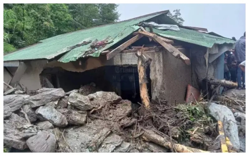 ধসে চাপা পড়ে আবারও মৃত্যু তিন শ্রমিকের!